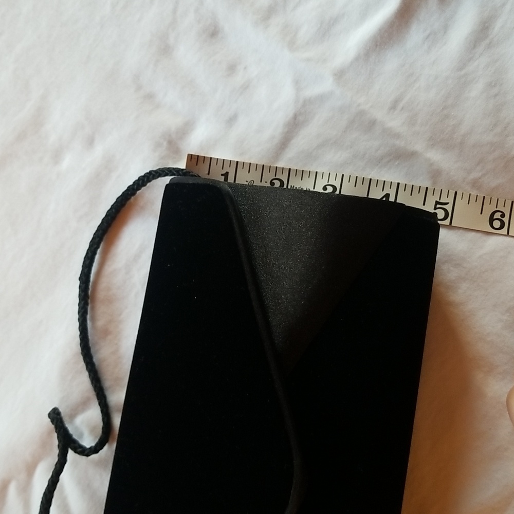 La Regale Black Velvet/Satin Clutch - Picture 6 of 9